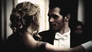 Klaus and Caroline || Leave me paralyzed love