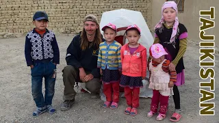 Crossing the Kyrgyzstan - Tajikistan Border via Kyzyl Art Pass 🇰🇬 🇹🇯