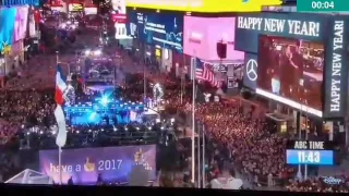 Marian Carey lip syncing at 2017 New Years Eve performance .