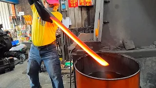 World's Sharpest Sword /A rare unique Steel clad knife-making technology in Taiwan