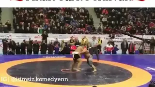 190 Kiloluk Sumo Güreşçisi Yıkan Türk Pehlivan...