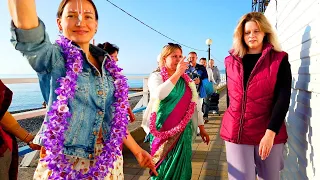 Russia black sea beach walk tour | Krishna dances in Sochi! 4k walking 2021
