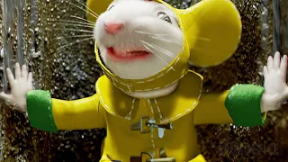 Adventure Into the Drain | Stuart Little 2 | CLIP