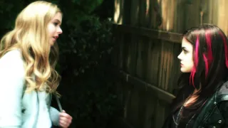 Flashback Da Alison 1x04 "Agora Está Me Ouvindo?" - Aria e Alison | Dublado