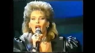 CC Catch - Heartbreak Hotel at Peters Pop show (HD).mp4