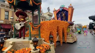 Video completo del nuevo desfile en Disneylandia Magic Happens