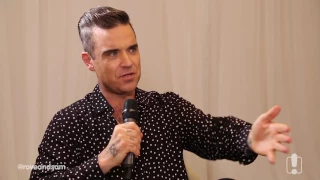 Robbie Williams Chats Marriage & Kids On Tour