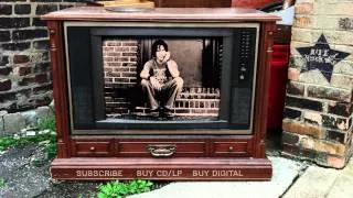 Elliott Smith – Little One (from From A Basement On The Hill)