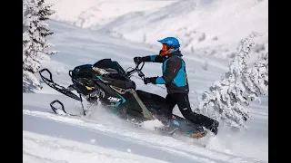 Jump on the snowmobile! Stuck in the mountains on Lynx Boondocker! BRP 2019.