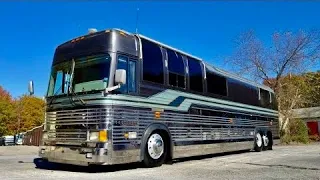 1992 Royale Coach Prevost XL40. Astonishing Woodwork, Intelligently Designed.