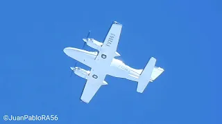 Cessna 425 Conquest I volando sobre Los Altos Mirandinos