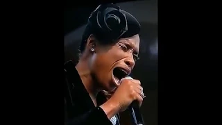 Jennifer Hudson singing Amazing Grace at Aretha Franklins Homegoing Service