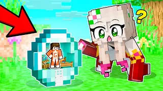 ¡MINECRAFT PERO CREO UNA MINI CASA DENTRO DE UN DIMANTE! 😂 | SRGATO SE ESCONDE DE FLORCITA