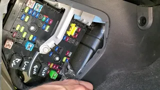 2014 Chevy Captiva Radio Fuses