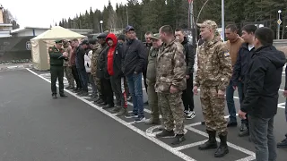 Военнослужащие по контракту отправились из Ханты-Мансийска на СВО