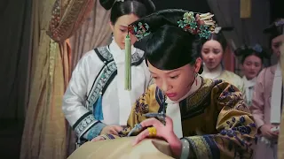 Ruyi opened the quilt of the pregnant woman and fainted with fright!