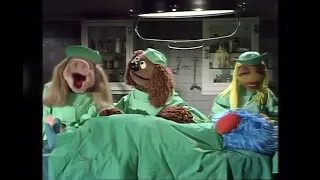 The Muppet Show - 109: Charles Aznavour - Veterinarian's Hospital: Dead Patient (1976)
