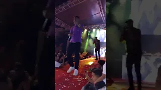 TZ Da Coronel Cantando "Lente Transparente" Show em Brasília DF