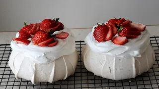 Wie man Baiser Kuchen Pavlovas macht (einfaches Rezept)/How to make meringue cake pavlovas