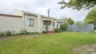 4 Bedroom House for sale in Western Cape | Cape Town | Goodwood | Edgemead | 12 Bridle  |