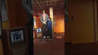 Robert Wadlow 8'11" with 6'1" Nate