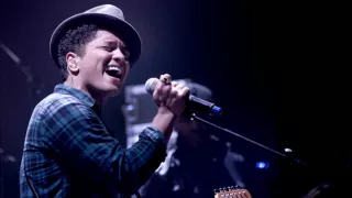 Bruno Mars - Liquor Store Blues Acoustic Live Rare Version 2011