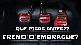 Si quiero FRENAR que piso PRIMERO, FRENO o EMBRAGUE??🔴🔴