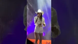 Show com Ana Castela em Caçador ao vivo