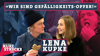 Lena Kupke hält Schweigen aus | Kurzstrecke mit Pierre M. Krause