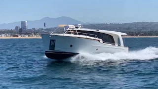Hybrid Motoryacht on the Pacific Greenline 40