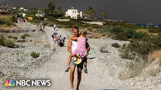 Thousands forced to flee Greek Island of Rhodes as wildfire spreads