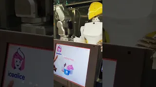 How to order an ice cream from IceAlice - the first robotic cafe in Dubai!