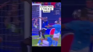 Lukaku para un tiro di di Marco