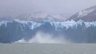 Падение льда. Ледник Perito Moreno.