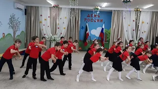 Детский сад №142 "Карамель" г.Грозный - Песня «Моя РОССИЯ» подготовительная к школе группа «Малинки»