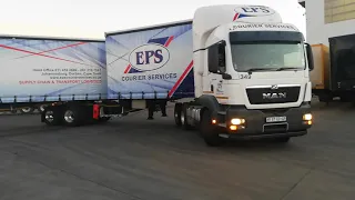 Super Link right side reverse between trailers #ParkingSkills🚛🇿🇦