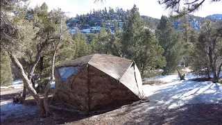 Кемпинг зимой в горах Лас-Вегаса.