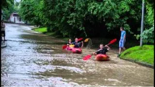 Львів затопило: люди катались на каное