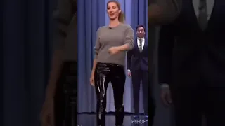 #shorts  #shortvideo Gisele bundchen teaches jimmy supermodel runway walk fallon#viral #cat #short