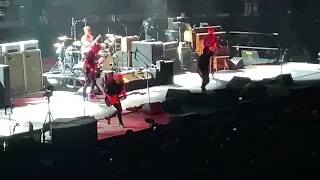 Pearl Jam | Daughter with ‘Chaise Longue’ by Wet Leg tag | MSG 9/11/2022