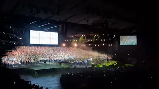 2000 choristes 2022  hommage à  JJ Goldman   "Je te donne "