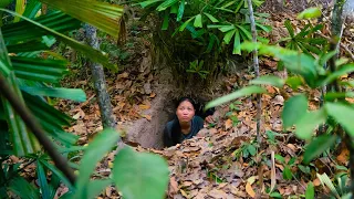 GIRL LIVING OFF GRID Built Secret Underground hut to Live in the Wild @girlthebuilder