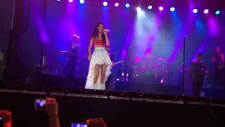 Slow Down - Selena Gomez (LIVE)