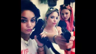 Selena Gomez, Ashley Benson & Vanessa Hudgens on Spring Breakers Set (Florida)