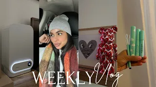 WEEKLY VLOG | Valentines decor, I hate my postpartum body, new humidifier PR unboxing & more!