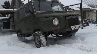 тест разной резины на передней  оси ЛУазА.зимние забавы