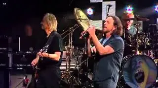 Roger Waters- Comfortably Numb feat. Eddie Vedder (Pearl Jam)