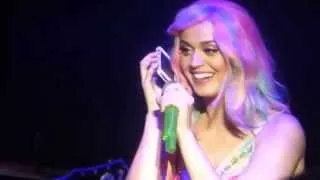 Katy Perry phones her Mum on Mother's Day during her Prismatic World Tour (Nottingham, 2014)