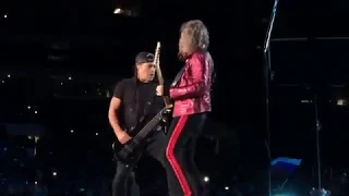 Metallica спели песню Группа Крови Виктора Цоя в Лужниках в Москве 21.07.2019