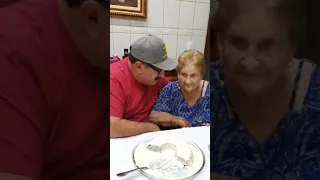 #Ratinho proseando com a Mãe como era o namoro com o pai dele demorou 5 anos pra pegar a mão dela